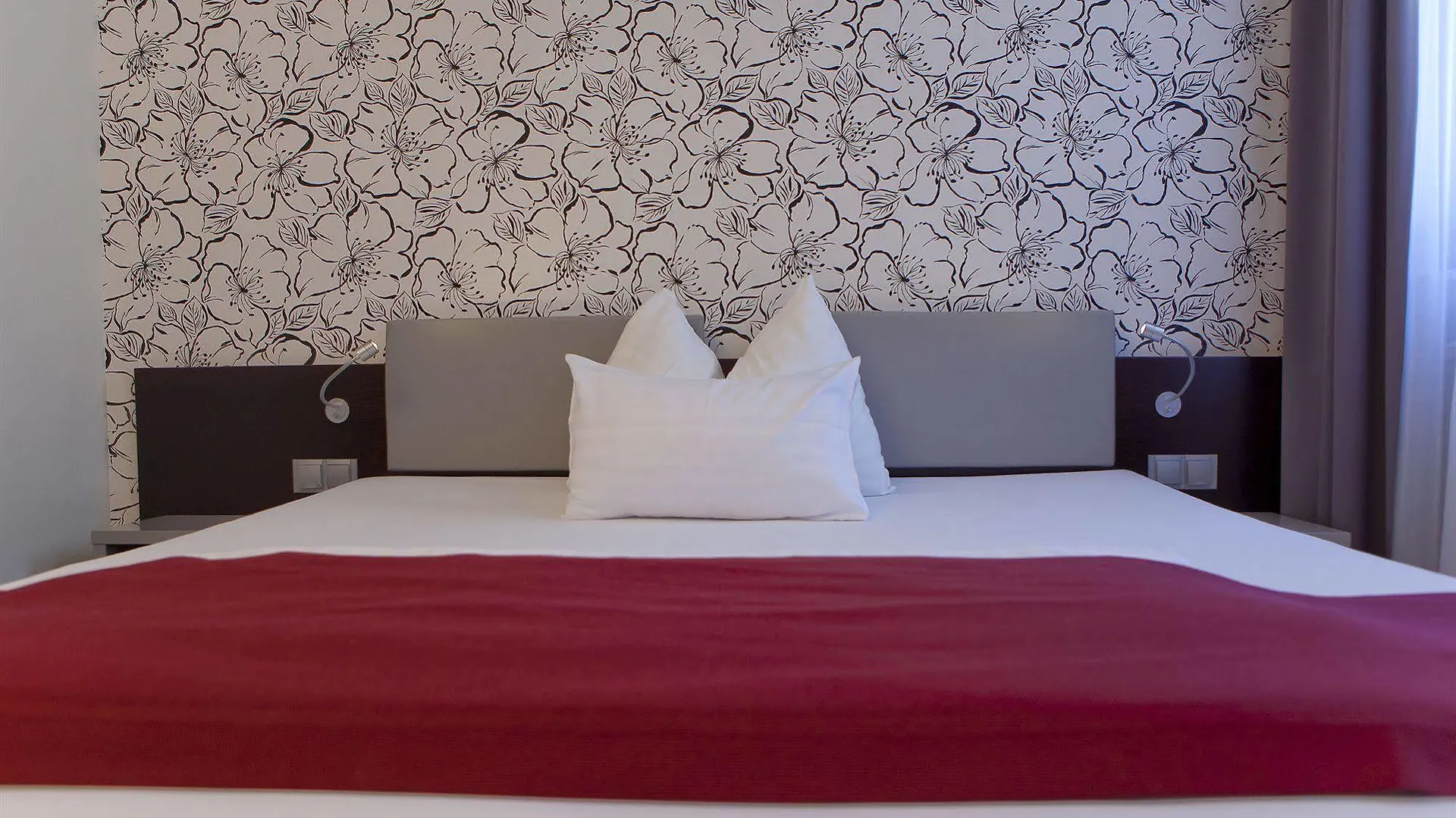Hotel Gilbert Вена 4*,